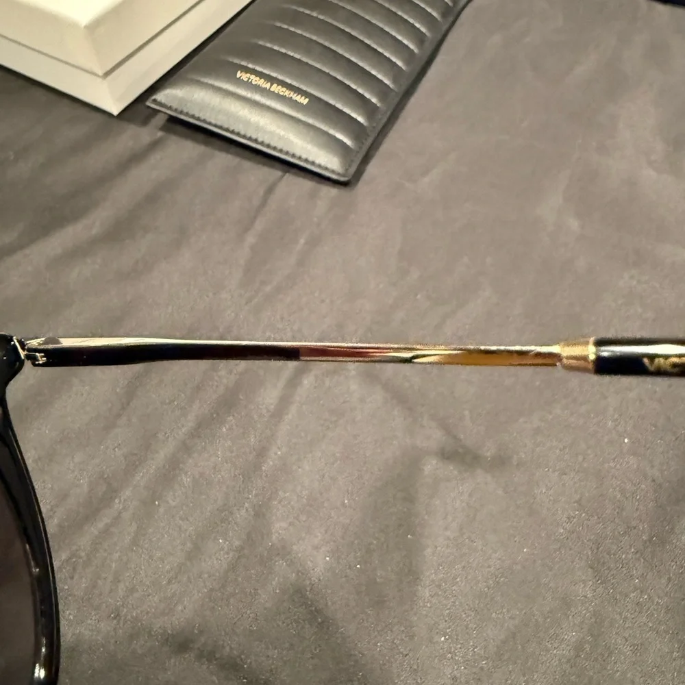 Victoria Beckham VB636S Sunglasses Black with Silver Hardware FULL INCLUSION